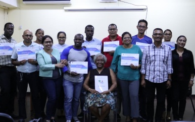 Certificaat uitreiking Trainers Stembureau Personeel