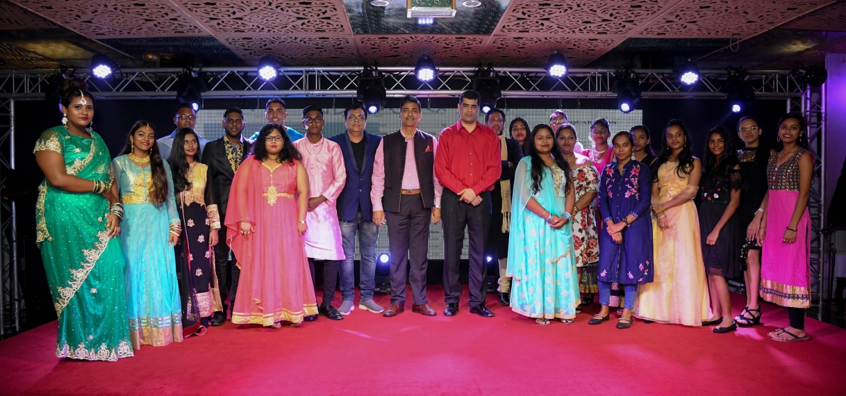 Vice president Adhin woont eerste Saregamapa contest in Suriname bij