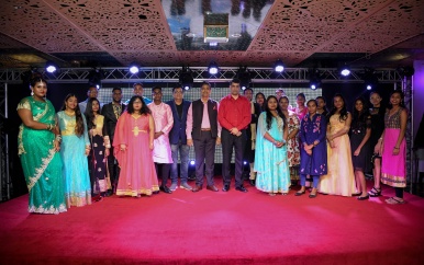 Vice president Adhin woont eerste Saregamapa contest in Suriname bij