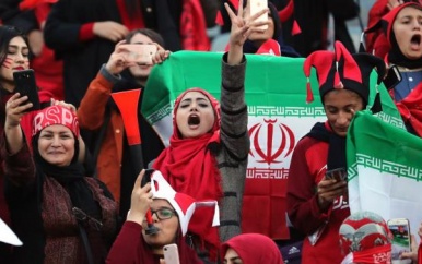 Fifa wil snel einde maken aan stadionverbod voor vrouwen in Iran