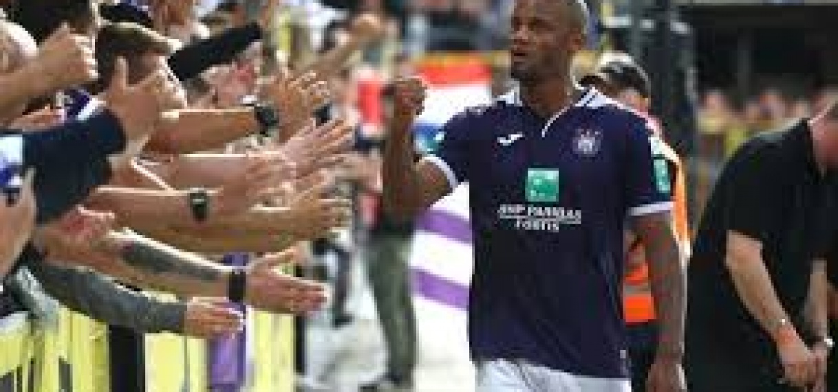 Kompany kan door blessure niet spelen in eigen afscheidsduel bij City