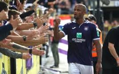 Kompany kan door blessure niet spelen in eigen afscheidsduel bij City