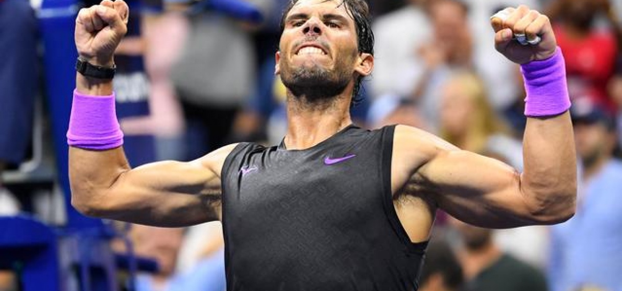 Rafael Nadal heeft zich voor de negende keer in zijn loopbaan voor de kwartfinales van de US Open geplaatst
