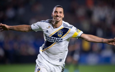 Ibrahimovic tekent met hattrick voor clubrecord bij LA Galaxy