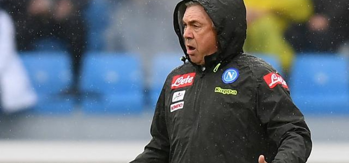Napoli-coach Ancelotti woest over trage verbouwing van kleedkamers