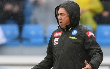 Napoli-coach Ancelotti woest over trage verbouwing van kleedkamers