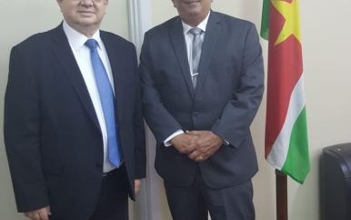 Minister Elias ontvangt delegatie Rusland