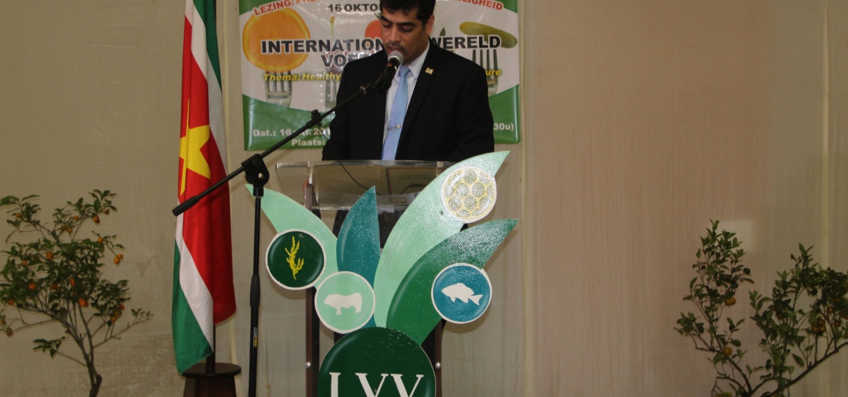 Vice President Adhin: “nationale support nodig voor gezond volk”