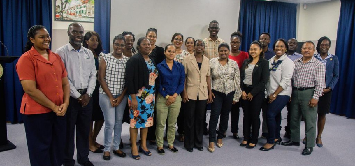 Surinamers naar China voor speciale diplomaten training