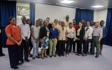 Surinamers naar China voor speciale diplomaten training