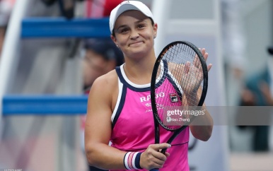 Bertens laat tegen Barty zege glippen en strandt in halve finales Peking
