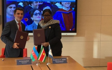 Suriname verstevigt bilaterale betrekkingen met Azerbaijan