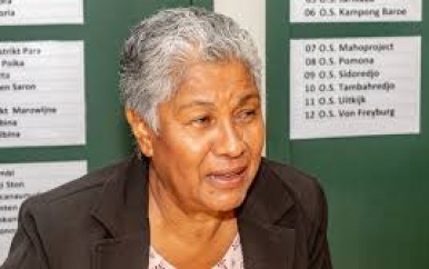 Onderwijsminister Lilian Ferrier geëerd met Mensenrechten Award