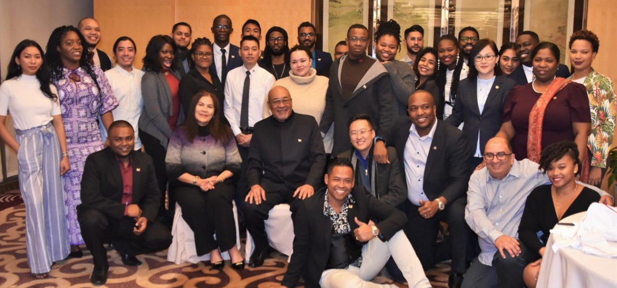 Presidentiele delegatie ontmoet Surinaamse studenten in China