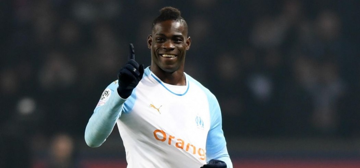 Harde kern Brescia laat racismeslachtoffer Balotelli vallen in verklaring