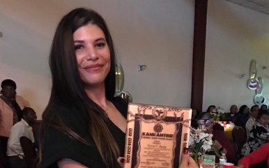 Topvechter Tyrone Spong ontvangt speciale award