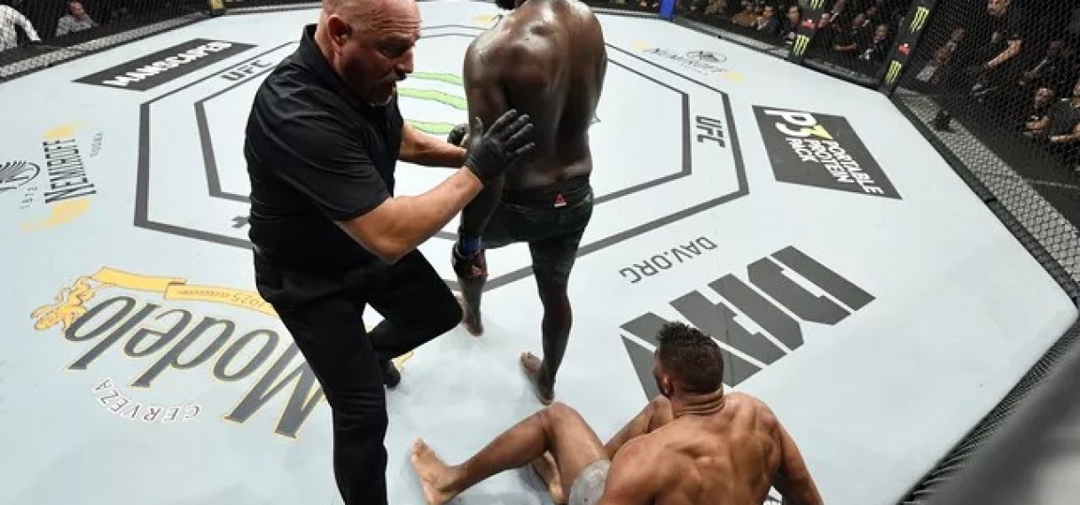 Bigi Boi verrast UFC-wereld met KO op Overeem