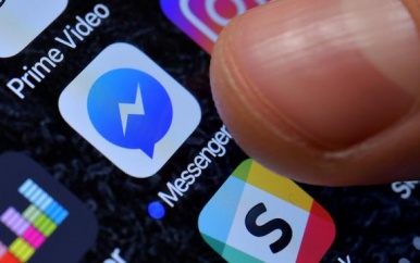 Social Media kanalen Facebook, WhatsApp, Instagram en messenger liggen plat