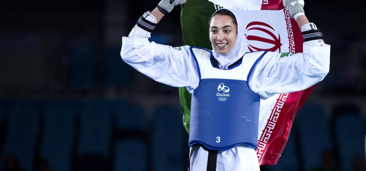 Gevluchte Iraanse taekwondoka traint in Nederland