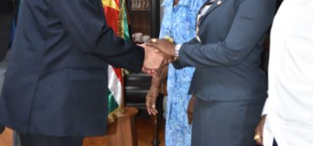 President Bouterse beëdigt Haakmat-Koningferander tot ambassadeur