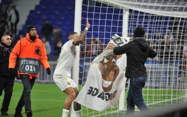 UEFA klaagt Lyon aan vanwege clash Memphis met eigen fans