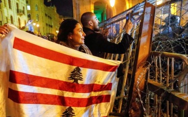 Libanon heeft na maandenlange protesten weer een regering