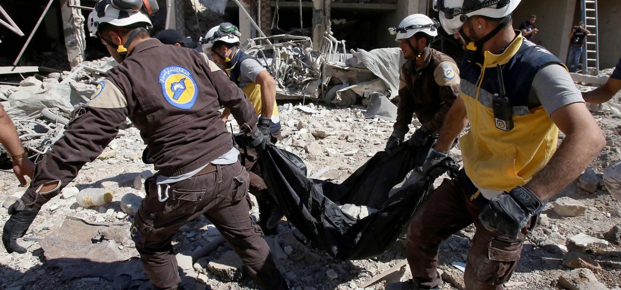 Twaalf doden door luchtaanval in Idlib, Syriërs nog massaal op de vlucht