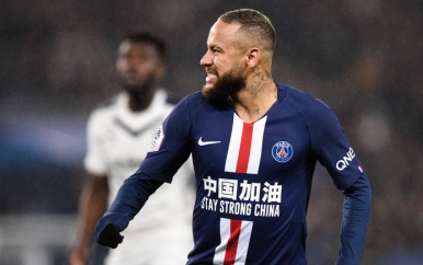 Mijlpaal voor Cavani en rood voor Neymar bij doelpuntenfestijn in Parijs