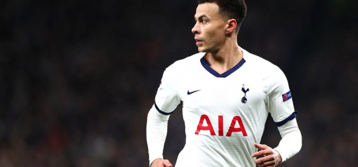 Engelse voetbalbond klaagt Alli aan om misplaatste corona-grap