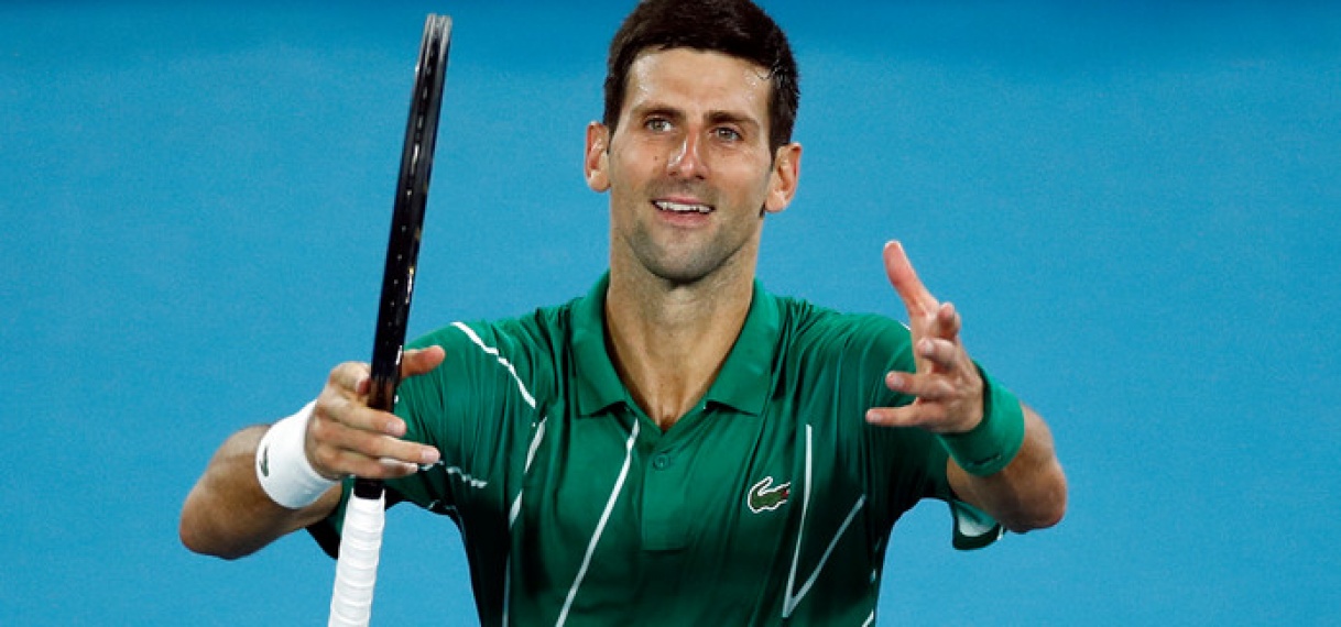 Djokovic voor achtste keer in finale na simpele zege op Federer