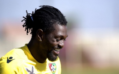 Emmanuel Adebayor verlengt carrière in Paraguay