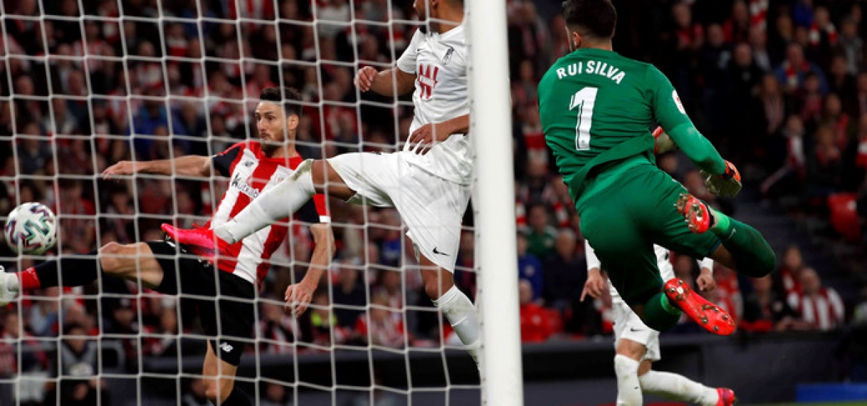 Bilbao in eerste halve finale beker nipt langs Granada