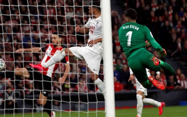 Bilbao in eerste halve finale beker nipt langs Granada