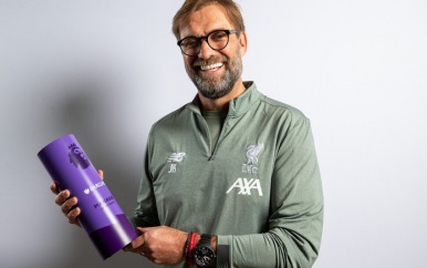 Agüero en Klopp zetten records neer met individuele prijzen
