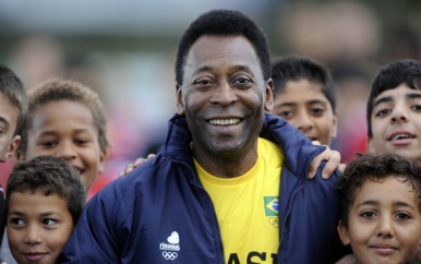 Voetballegende Pelé opnieuw naar ziekenhuis voor onderzoek