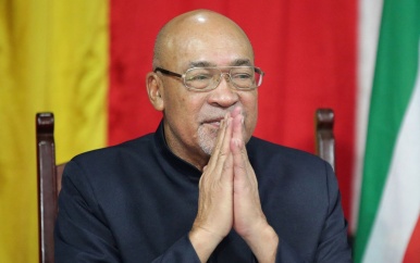 President Bouterse doet dringende oproep aan samenleving
