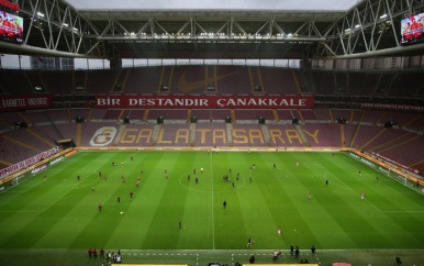 Galatasaray kan in leeg stadion niet profiteren van gelijkspel Turkse koploper
