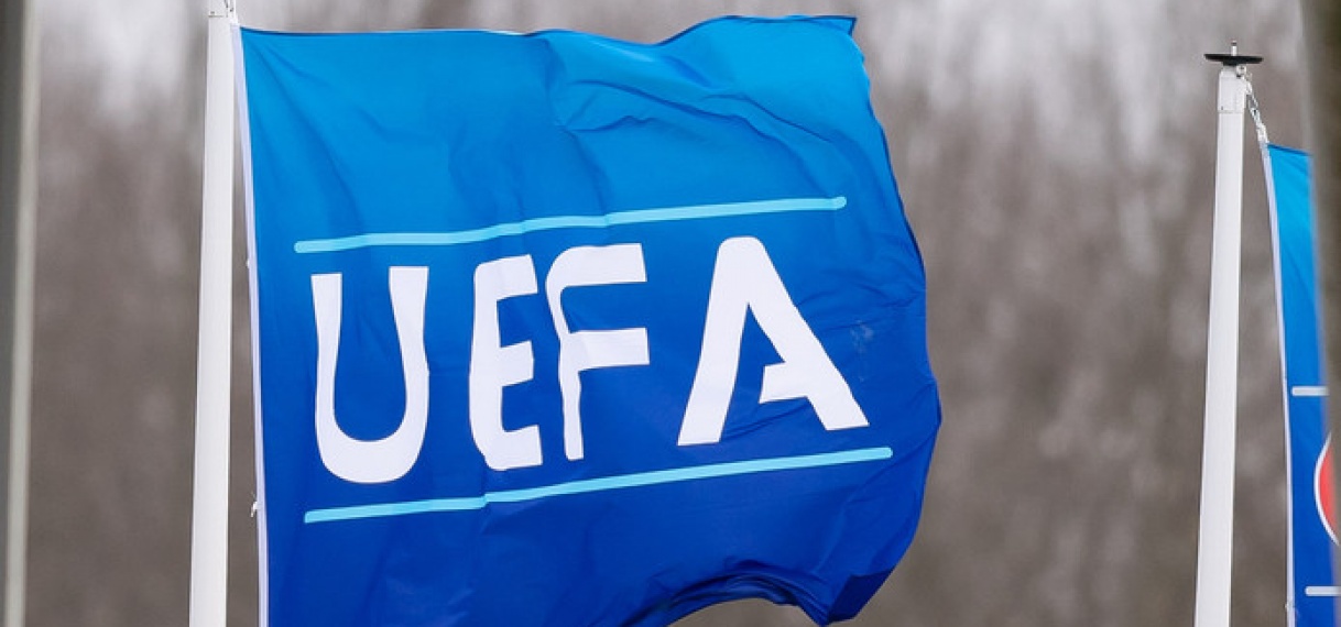 UEFA waarschuwt nationale bonden: Stop niet met competities
