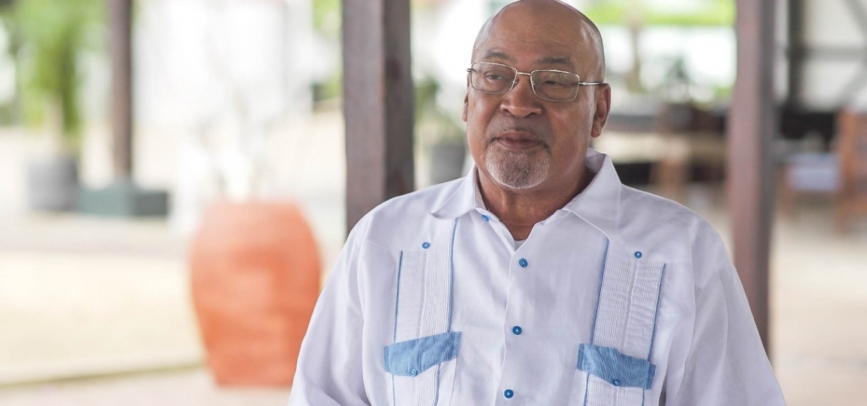 President Bouterse buigt zich over COVID-19 vraagstuk