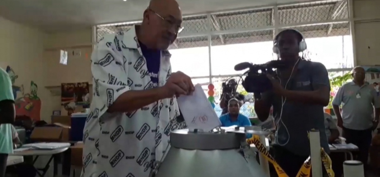 Suriname stemt; stembureaus open tot 21.00 uur