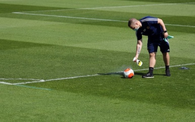 Premier League zet volgende stap: contact tijdens trainingen toegestaan.