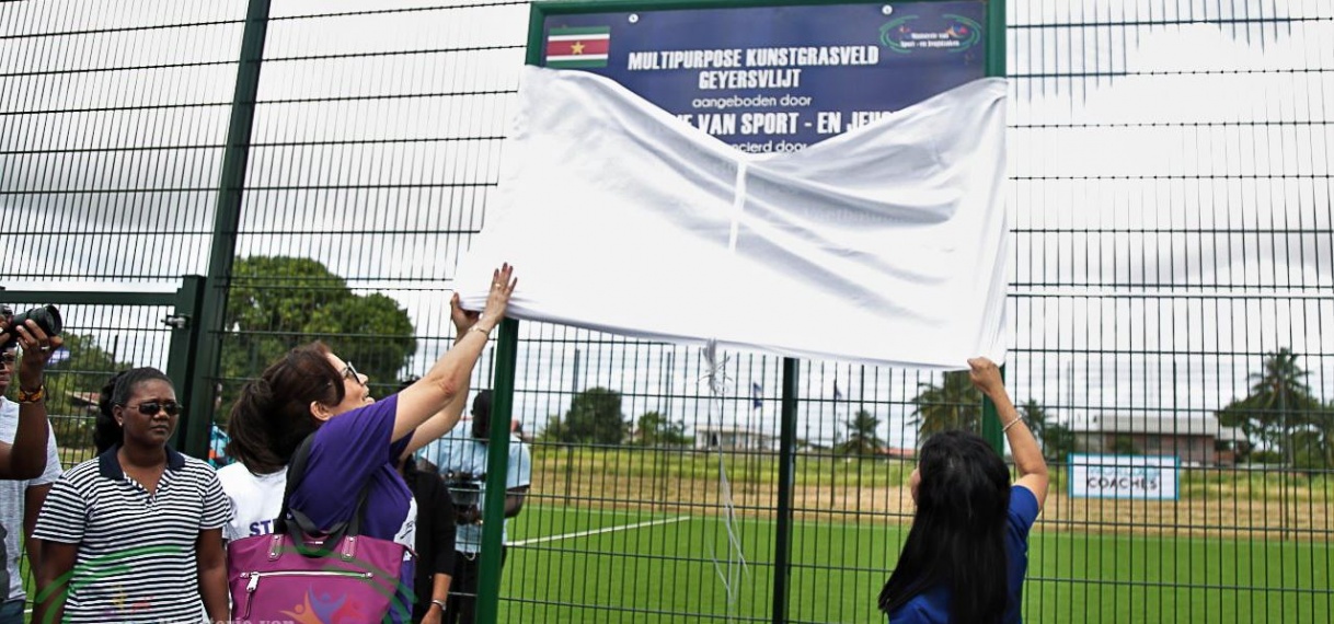 Multipurpose kunstgrasveld Geyersvlijt geopend
