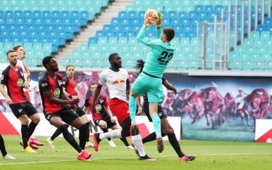 Tien man Leipzig profiteren niet optimaal van nederlaag Dortmund.