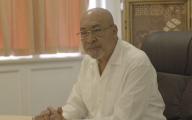 President roept op goede reputatie Suriname hoog te houden