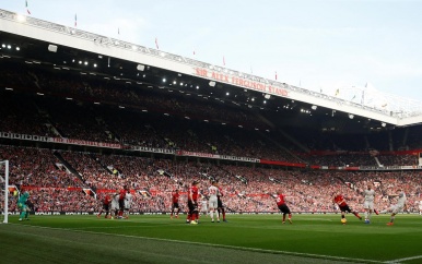 Manchester United kent flinke stijging schuld en daling omzet in begin 2020