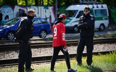 Politie moet ingrijpen voor Union-Bayern: twintigtal fans bij stadion in Berlijn