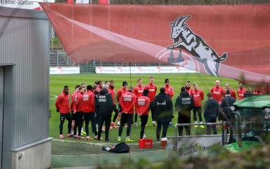Besmettingen bij Köln maken discussie los: waarom trainen ze door?