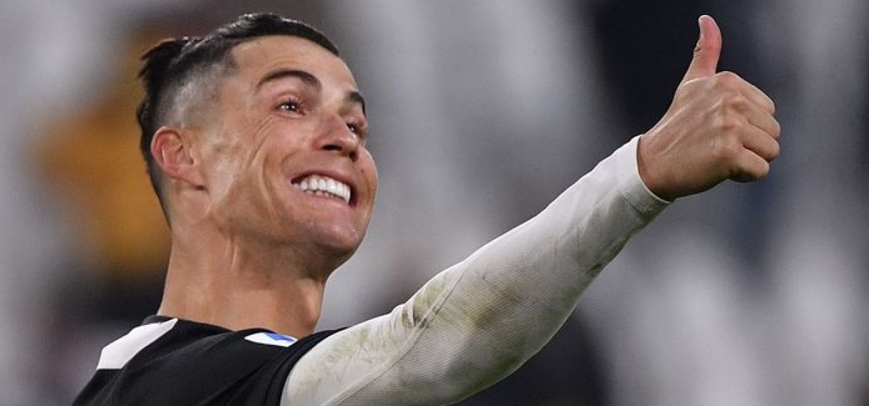 Juventus ruim langs Torino bij record Buffon, De Ligt veroorzaakt penalty