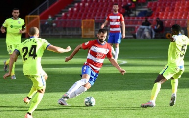 Getafe laat zich in slotfase verrassen door Granada.