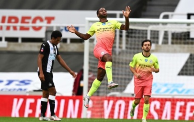 Manchester City plaatst zich eenvoudig als vierde gigant voor halve finales FA Cup.